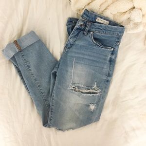 Blank NYC “Tomboy” distressed jeans size 26